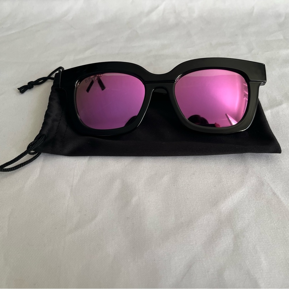 DIFF Eyewear: Makay Black Pink Mirror Sunglasses